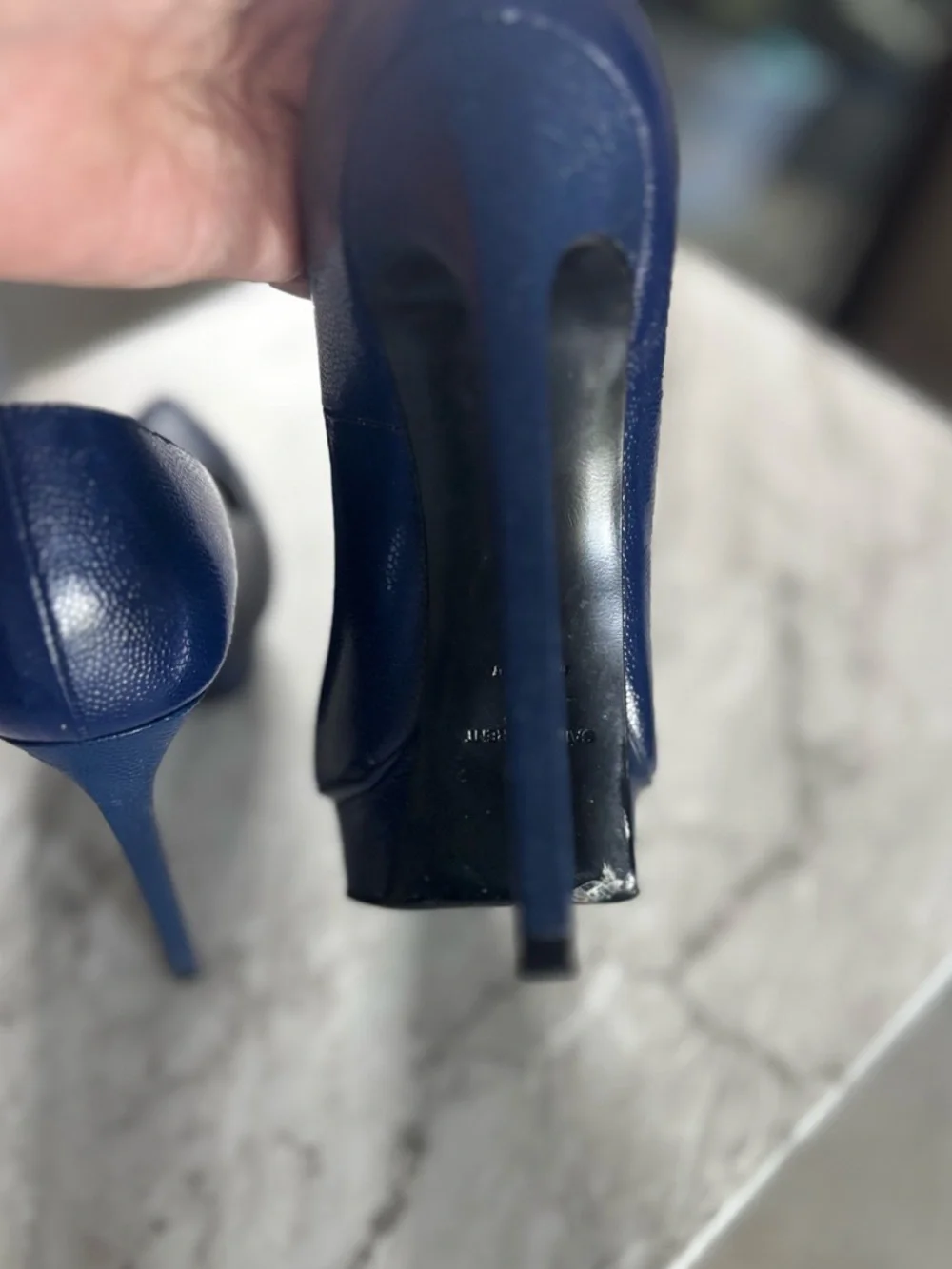 EUC SAINT LAURENT Classic Navy Women's Elegant Pointed-Toe Stilettos 5”. Sz 37.5